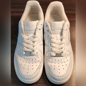 Nike Air Force 1 '07 Triple White Sneakers Sz 7/38